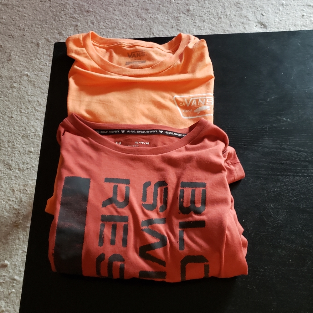 Mens t-shirts, bundle of 2. Under Armor is XL and Vans is slim fit XXL